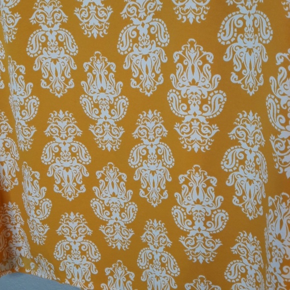Stitch Fix 41 Hawthorn Yellow Fleur De Lis Top - Picture 2 of 8